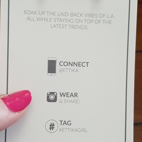 ETTIKA 🖤 EARRINGS - Picture 7 of 8